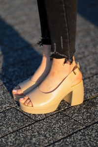 Sandał LURSO z linii FRANCINE model EMMANUELLE BEIGE