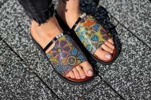 KLapki LURSO linia JUDITH model PAISLEY BLACK