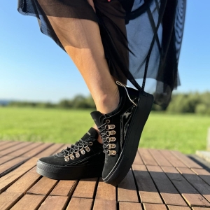 Trampek LURSO z linii VIVIENNE model VANDA BLACK