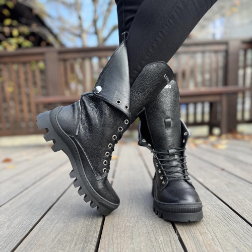 Czarne-Trapery-Damskie-LURSO-z-odwijanym-kołnierzem-model-PRETTAU-BLACK (1).jpg