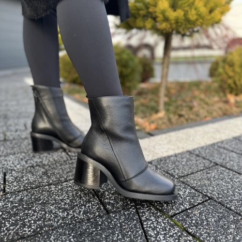 Czarne-Botki-Damskie-karo-na-obcasie-BRONTE-BLACK  (1).jpg