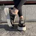 Sneakersy-Damskie w-panterke-na-podwyzszonej-podeszwie-FERLA-BEIGE-BLACK-skora-naturalna