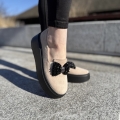 Bezowe-welurowe-Slipony-Damskie-z-ozdoba-LURSO-model-SARULE-LIGHT-BEIGE-skora-naturalna