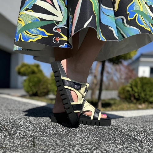 Bladozolte-Klapki-Damskie-LURSO-model-LAINO-LIGHT-YELLOW-skora-naturalna (1).jpg