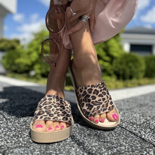 Klapki-Damskie-w-panterke-LURSO-model-ZEVIO-LEOPARD-skora-naturalna (1).jpg