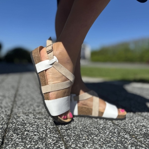 Bialo-bezowe-Sandaly-Damskie-na-korku-LURSO-model-AFFI-WHITE-BEIGE-skora-naturalna (1).jpg