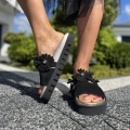 Czarne-Klapki-Damskie-z-kwiatami-LURSO-model-VICO-BLACK-skora-naturalna (4).jpg