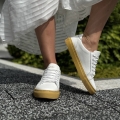 Biale-Trampki-Damskie-na-plaskiej-musztardowej-podeszwie-LURSO-model-GISELLE-WHITE-MUSTARD-skora-naturalna (2).jpeg