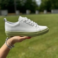 Biale-Trampki-Damskie-na-zielonej-podeszwie-LURSO-model-DESIREE-WHITE-GREEN-skora-naturalna (3).jpeg