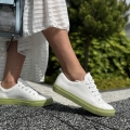 Biale-Trampki-Damskie-na-zielonej-podeszwie-LURSO-model-DESIREE-WHITE-GREEN-skora-naturalna (7).jpeg