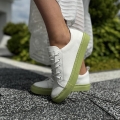 Biale-Trampki-Damskie-na-zielonej-podeszwie-LURSO-model-DESIREE-WHITE-GREEN-skora-naturalna (11).jpeg