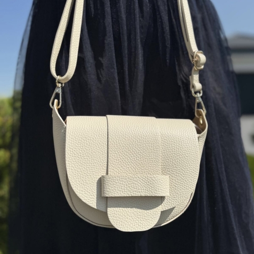 Bezowa-torebka-listonoszka-ARIVALL-skora-naturalna (1).jpg