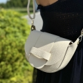 Bezowa-torebka-listonoszka-ARIVALL-skora-naturalna (3).jpg