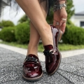 Bordowe-lakierowe-Mokasyny-Damskie-z-ozdobnym-lancuszkiem-LURSO-model-SUPINO-BORDO-skora-naturalna (4).jpg