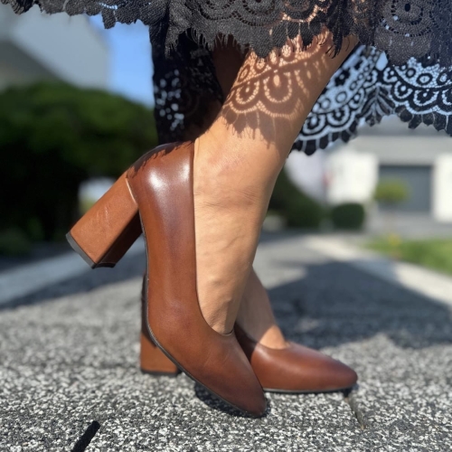 Rude-Czolenka-Damskie-na-slupku-LURSO-model-TALANA-COGNAC-skora-naturalna (6).jpeg