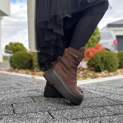 Botki-Damskie-w-kolorze-mlecznej-czekolady-LURSO-model-MOLISE-LIGHT-CHOCOLATE-skora-naturalna (1).jpeg