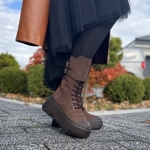 Jasnobrązowe Botki Damskie z klamerkami na wysokiej podeszwie LURSO model TIROL LIGHT CHOCOLATE skóra naturalna