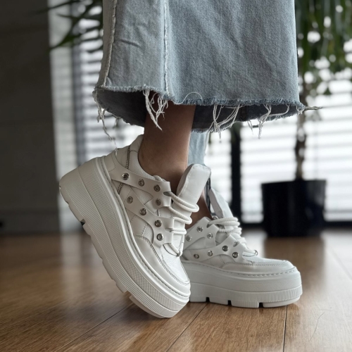 Biale-Sneakersy-Damskie-z-ozdobnymi-oczkami-MARTINI-WHITE-skora-naturalna (1).jpeg