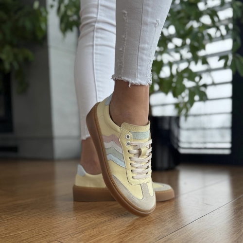 Sloneczno-zolte-Sneakersy-Damskie-z-paskami-LURSO-model-SEVERO-YELLOW-skora-naturalna (1).jpeg