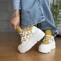 Bialo-musztardowe-Sneakersy-Damskie-z-ozdobnymi-oczkami-MARTINI-WHITE-MUSTARD-YELLOW-skora-naturalna (1).jpeg