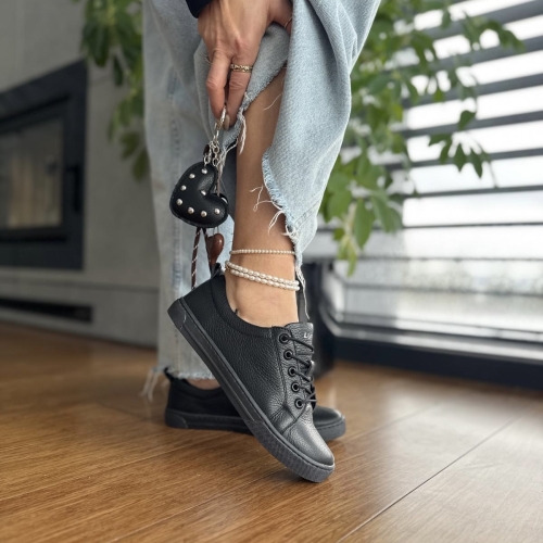 Czarne-minimalistyczne-Trampki-Damskie-LURSO-model-SYLVIE-BLACK-skora-naturalna (1).jpeg