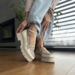 Beżowe Mokasyny Damskie ze złotą ozdobą LURSO model ADDA BEIGE skóra naturalna