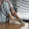 Bezowe-Mokasyny-Damskie-ze-zlota-ozdoba-LURSO-model-ADDA-BEIGE-skora-naturalna (10).jpeg