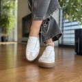 Bialo-bezowe-Trampki-Damskie-na-plaskiej-podeszwie-LURSO-model-GABY-WHITE-skora-naturalna (25).jpeg