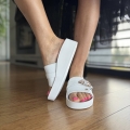 Biale-Klapki-Damskie-z-ozdobaą-klamerka-LURSO-model-RUVO-WHITE-skora-naturalna (11).jpeg