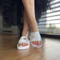 Biale-Klapki-Damskie-z-ozdobaą-klamerka-LURSO-model-RUVO-WHITE-skora-naturalna (12).jpeg