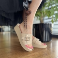 Bezowe-Klapki-Damskie-z-ozdobna-klamerka-LURSO-model-RUVO-BEIGE-skora-naturalna (2).jpeg