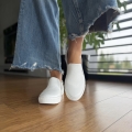 Biale-Slipony-Damskie-na-plaskiej-podeszwie-LURSO-model-GABRIELE-WHITE-skora-naturalna (9).jpeg