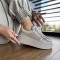 Perlowo-bezowe-Sneakersy-Damskie-LURSO-model-ARLETTE-SHINE-BEIGE-skora-naturalna (3).jpeg
