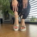 Zlote-Sandaly-Damskie-ze-zlotymi-ozdobami-LURSO-model-LEAH-GOLD-skora-naturalna (22).jpeg