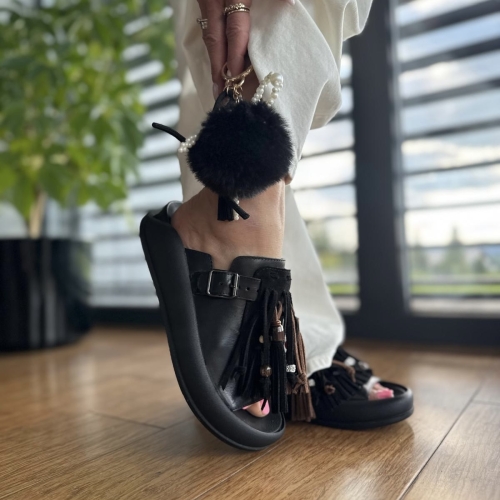 Czarne-Klapki-Damskie-LURSO-z-ozdobami-model-MASSA-BLACK-skora-naturalna (1).jpeg