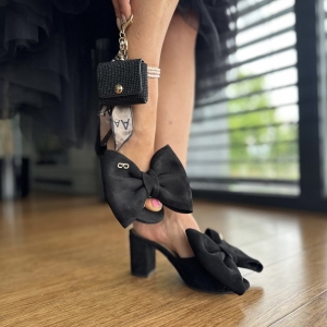 Czarne zamszowe eleganckie Klapki Damskie z dużą kokardą LURSO model SOPRA BLACK skóra naturalna