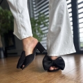 Czarne-zamszowe-eleganckie-Klapki-Damskie-z-duza-kokarda-LURSO-model-SOPRA-BLACK-skora-naturalna (39).jpeg