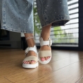 Biale-Sandaly-Damskie-LURSO-z-ozdobna-klamerka-model-POLO-WHITE-skora-naturalna (11).jpeg