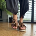 Brazowe-Klapki-Damskie-LURSO-z-fredzlami-model-IRIS-BROWN-skora-naturalna (15).jpeg