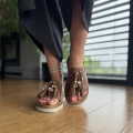 Brazowe-Klapki-Damskie-LURSO-z-fredzlami-model-IRIS-BROWN-skora-naturalna (20).jpeg