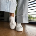 Biale-azurowe-Trampki-Damskie-LURSO-na-plaskiej-podeszwie-model-LILY-WHITE-skora-naturalna (26).jpeg