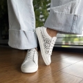 Biale-azurowe-Trampki-Damskie-LURSO-na-plaskiej-podeszwie-model-LILY-WHITE-skora-naturalna (28).jpeg