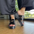 Czarne-Klapki-Damskie-LURSO-na-klinie-model-IRINA-BLACK-skora-naturalna (16).jpeg