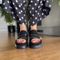 Czarne-Klapki-Damskie-LURSO-na-platformie-model-TOLLE-BLACK-skora-naturalna (16).jpeg