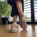 Ciemnobezowe-Sandaly-Damskie-LURSO-na-flatforms-model-ALLEIN-TAUPE-skora-naturalna (10).jpeg