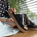 Czarne-Klapki-Damskie-LURSO-na-platformie-model-VOLTA-BLACK-skora-naturalna (2).jpeg
