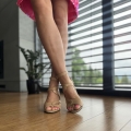 Bezowe-eleganckie-Sandaly-Damskie-na-slupku-LURSO-model-REGOLO-BEIGE-skora-naturalna (2).jpeg
