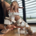 Bialo-zlote-Sandalki-Damskie-na-obcasie-z-LURSO-model-BONSI-WHITE-GOLD-skora-naturalna (4).jpeg