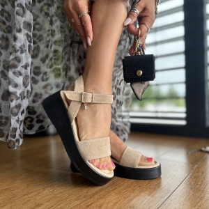 Beżowe Sandałki Damskie LURSO na koturnie model SOLARI BEIGE skóra naturalna