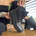 Czarne-Traperki-Damskie-do-kostki-LURSO-model-RACHEL-BLACK-skora-naturalna (19).jpeg